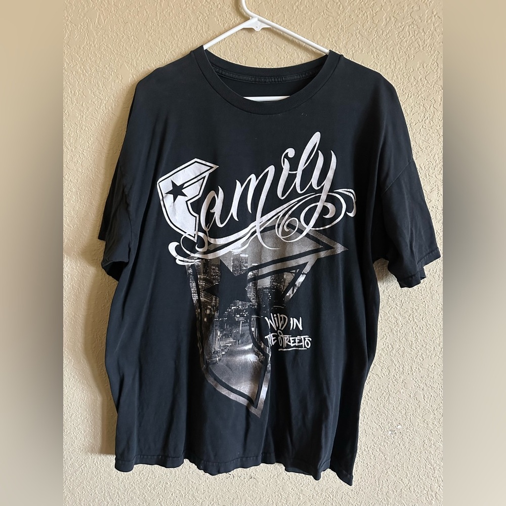 Almost famous family Tshirt men’s size large